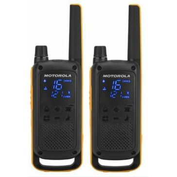 A Motorola Talkabout T82 Extreme walkie talkie pár