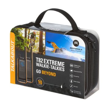 A Motorola Talkabout T82 Extreme walkie talkie pár