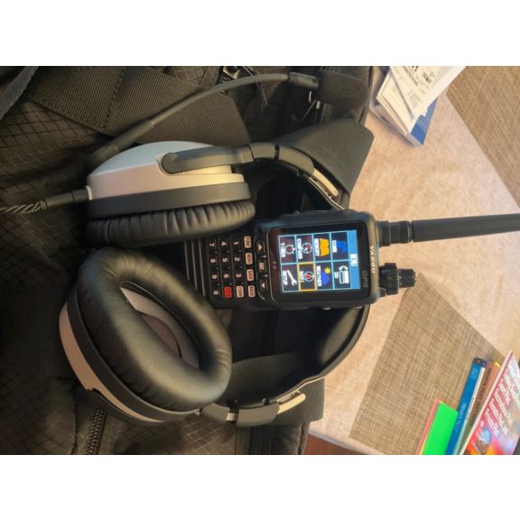 Yaesu FTA-850L repülési rádió